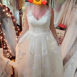 JJ’s house ballgown size 8